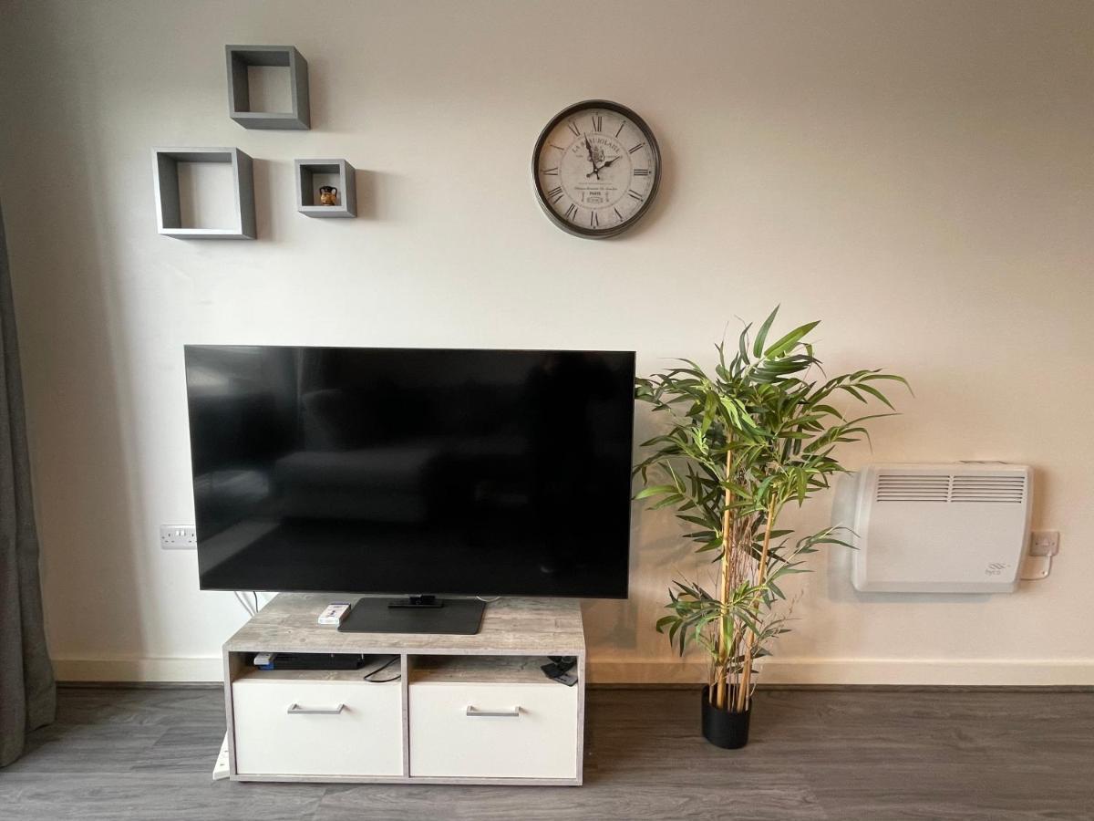 Balcony Marina Apartment With City Skyline Views - Free Secure Parking Manchester Kültér fotó