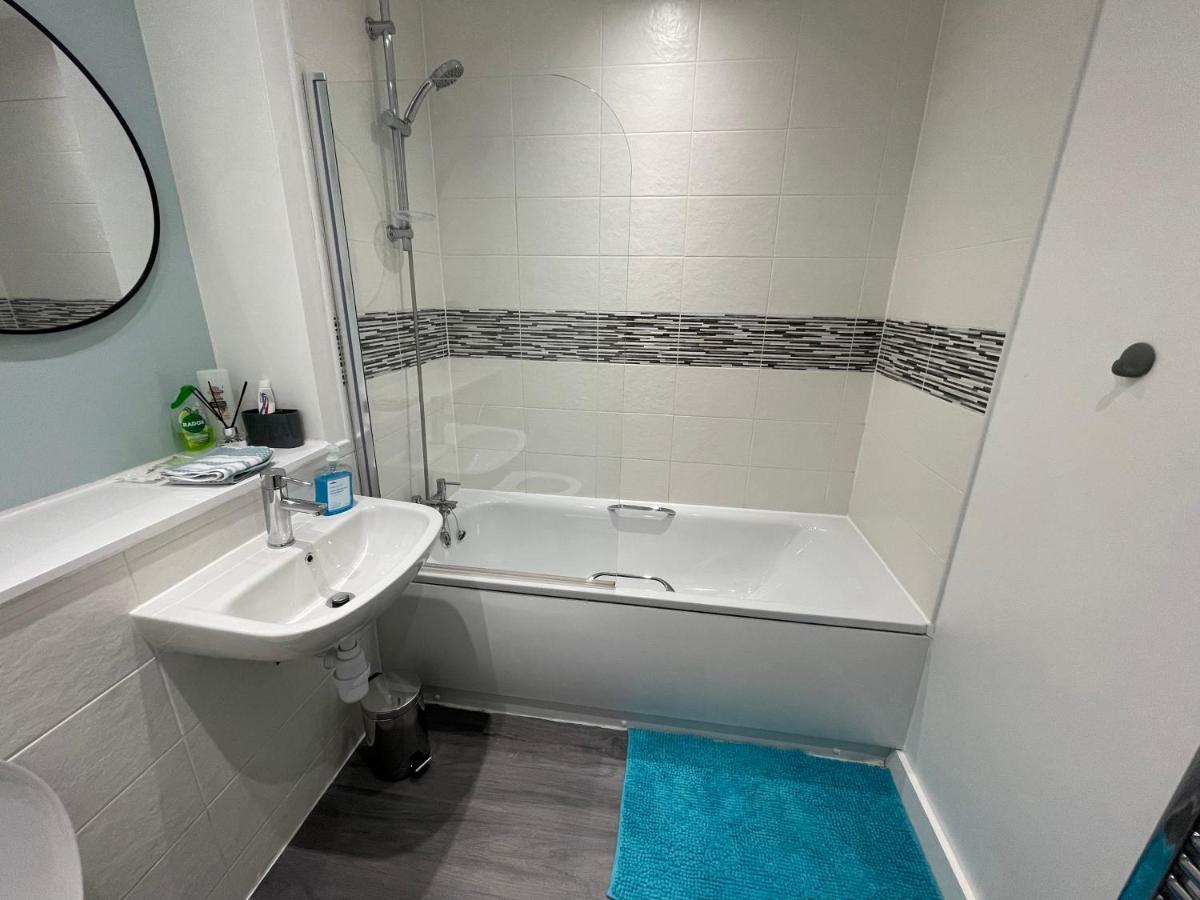 Balcony Marina Apartment With City Skyline Views - Free Secure Parking Manchester Kültér fotó
