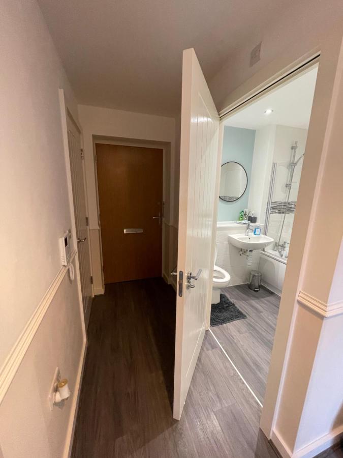 Balcony Marina Apartment With City Skyline Views - Free Secure Parking Manchester Kültér fotó