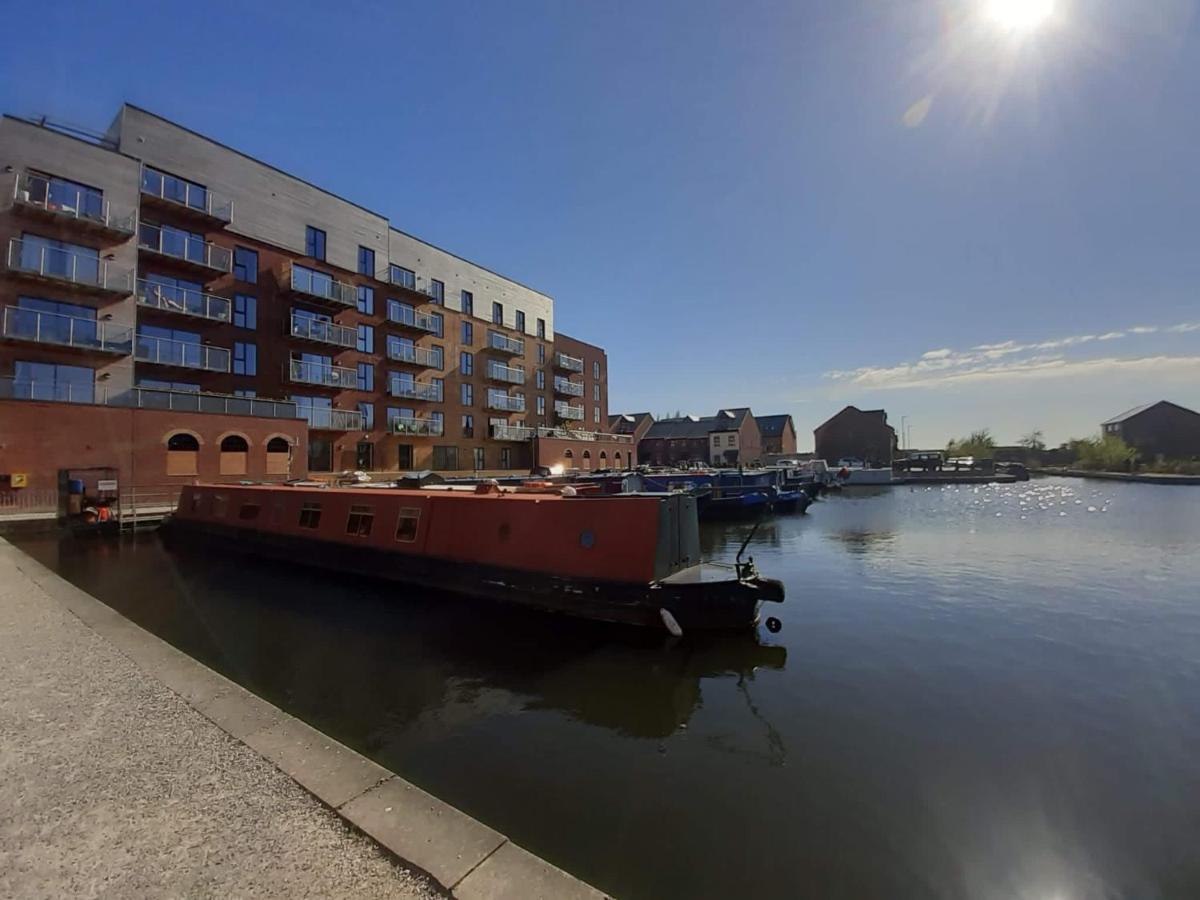 Balcony Marina Apartment With City Skyline Views - Free Secure Parking Manchester Kültér fotó